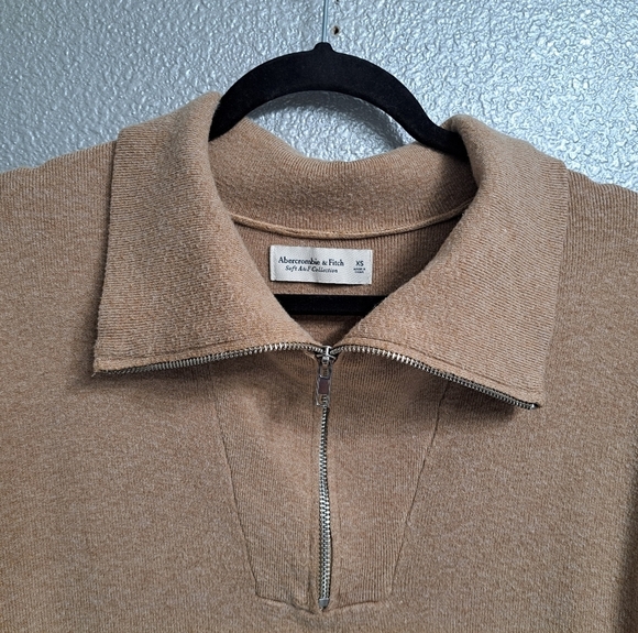 Abercrombie & Fitch Soft AF Collection Men's Beige Sweater  Size XS - Picture 8 of 10
